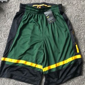 NIKE men’s basketball shorts